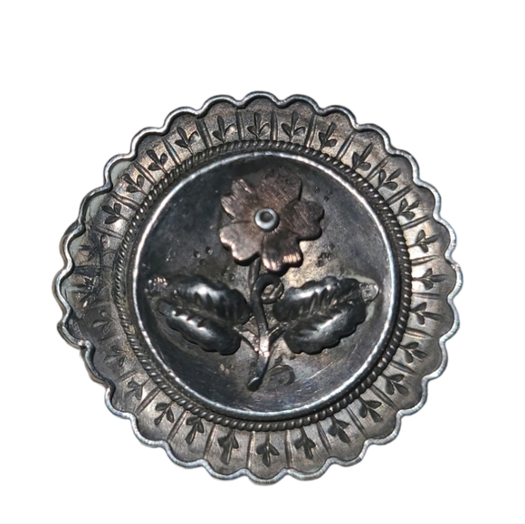 Antique Silver and Gold Brooch - Picture 2 of 9